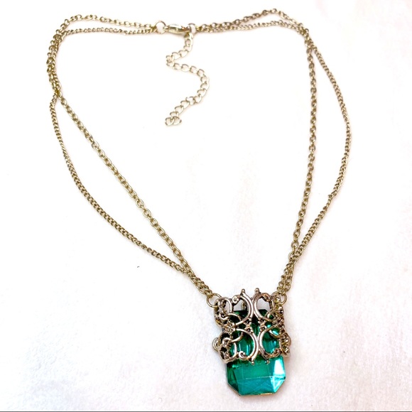 Elegant Vintage Look Green Resin Pendant Double Chain Necklace - Picture 9 of 12